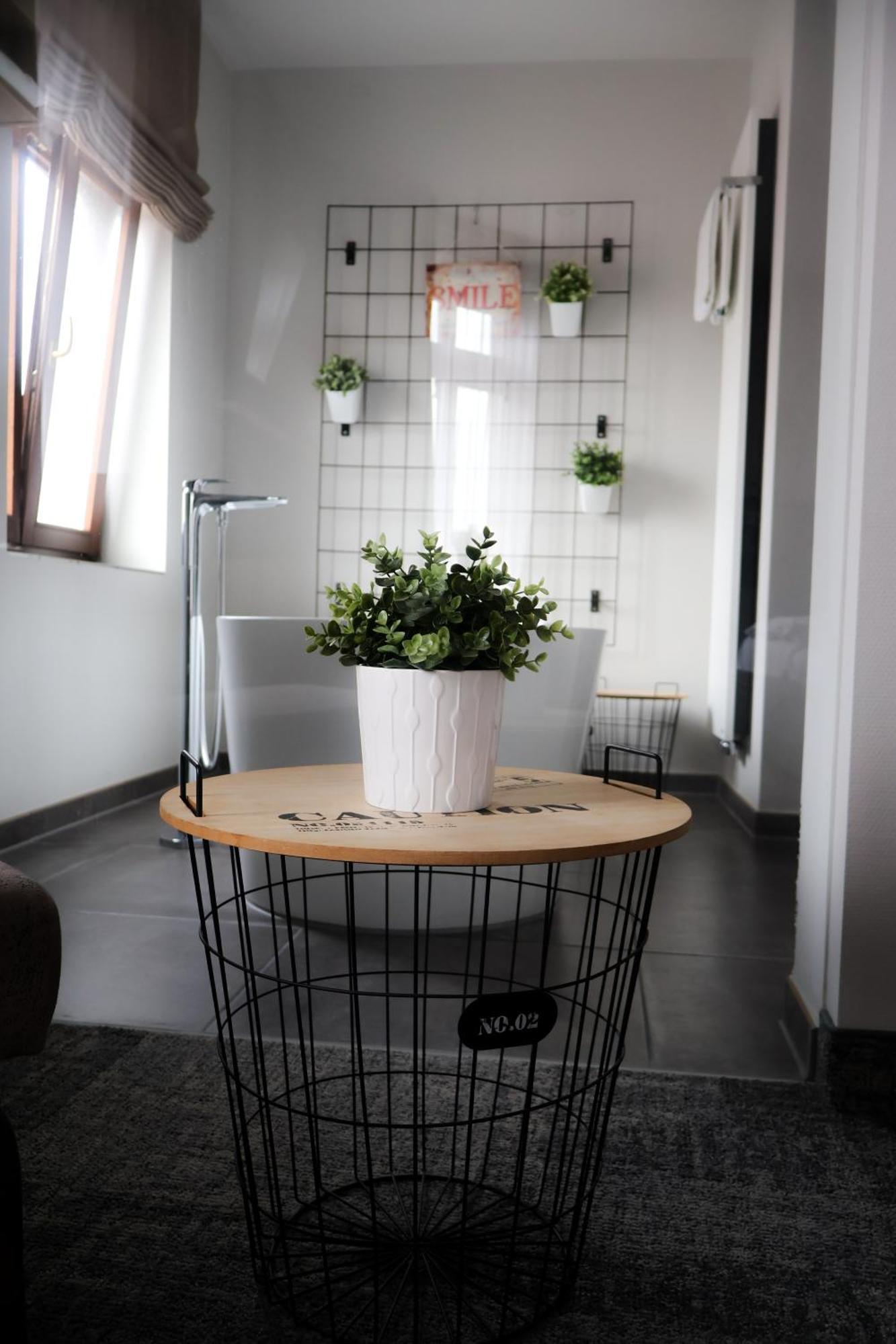 alexxanders Hotel&Boardinghouse, Restaurant Chemnitz Kamer foto
