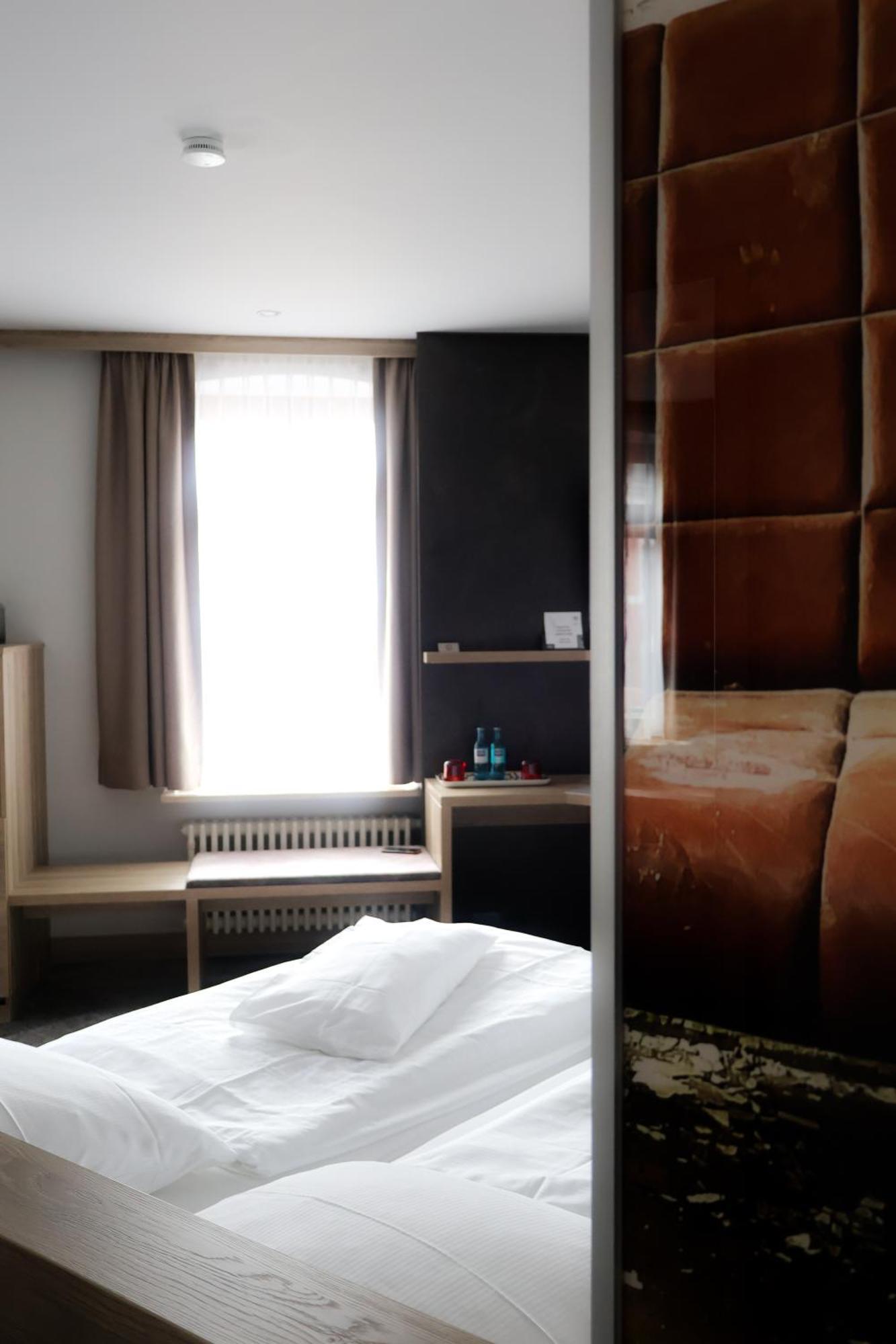 alexxanders Hotel&Boardinghouse, Restaurant Chemnitz Kamer foto